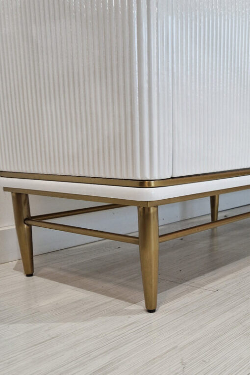 FLuted chest of drawers, white, gold metal details, sintered stone top, glamour style, elegant
